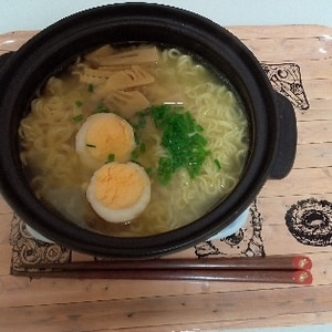 すりおろしにんにく入り塩ラーメン